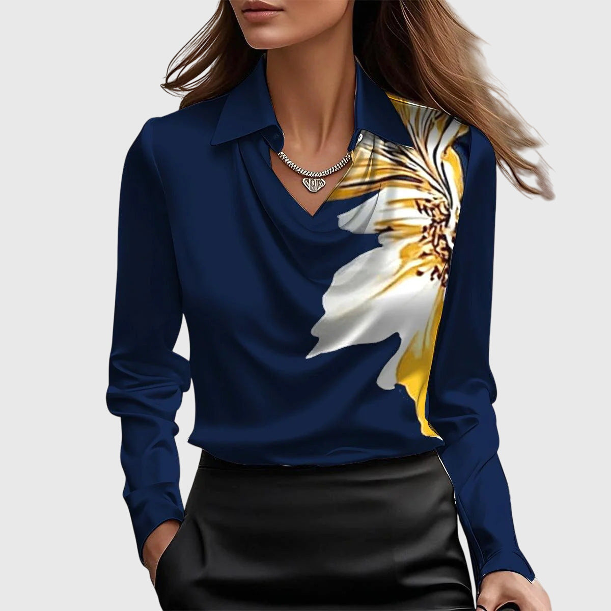 Sylvie | Satijnen Blouse met luxe glans en plooihals