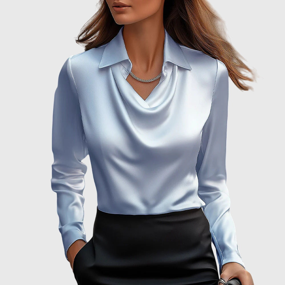Sylvie | Satijnen Blouse met luxe glans en plooihals