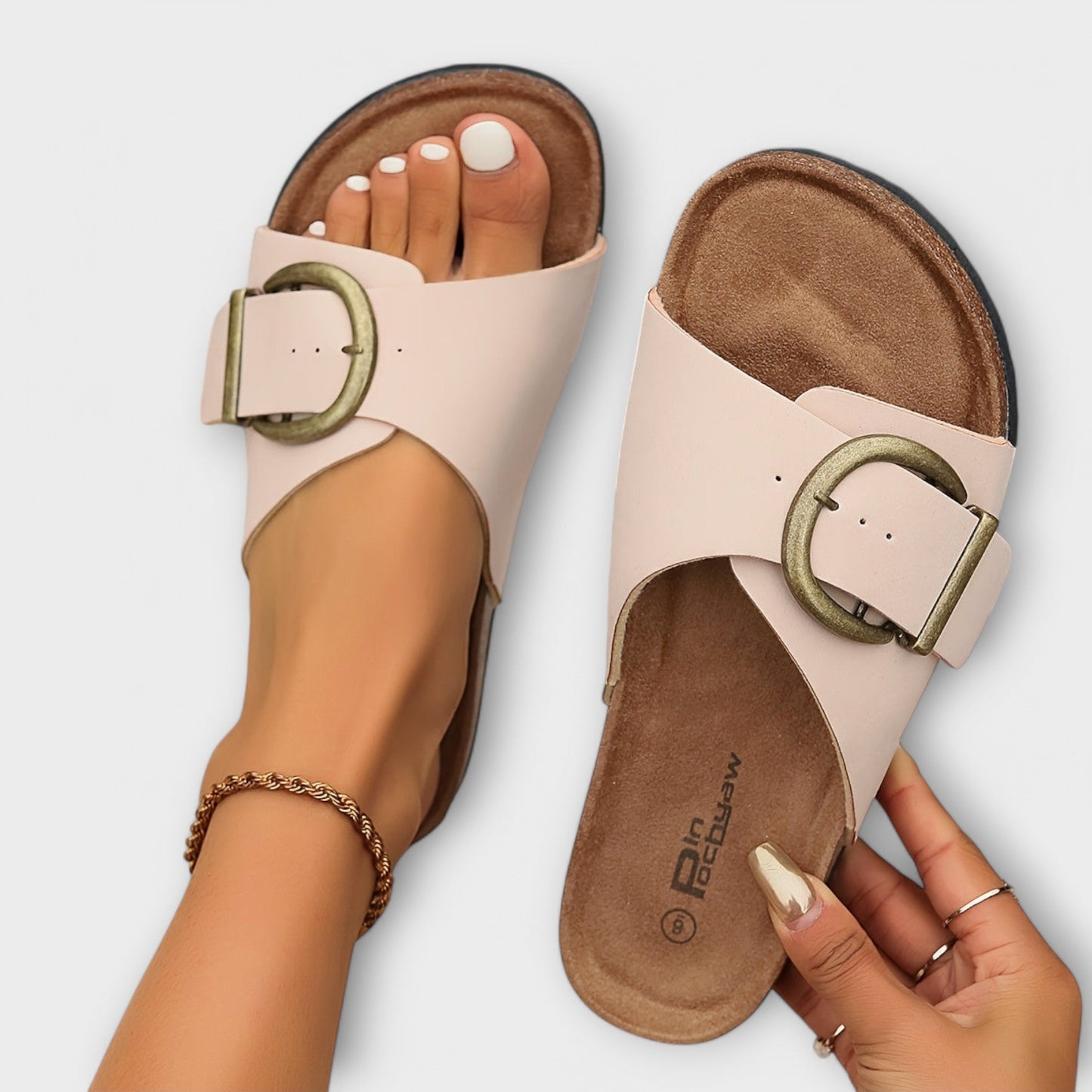 Damesslippers met gespsluiting
