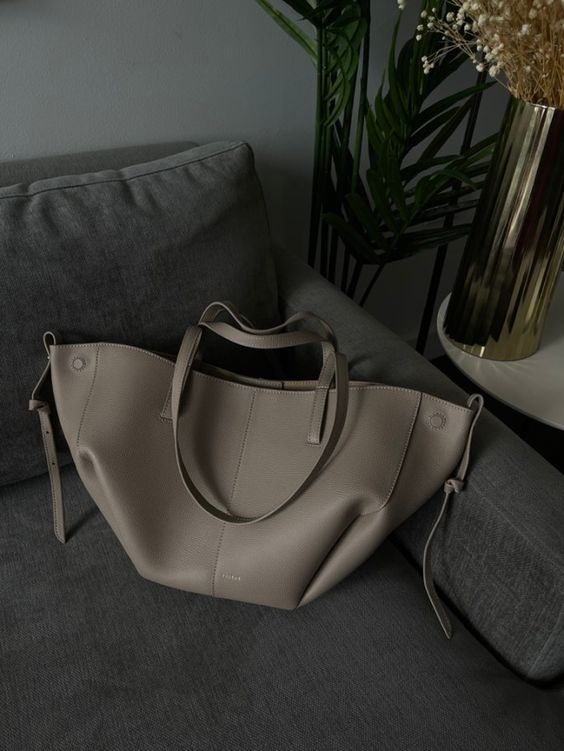 Cindy| Vintage Tote Bag